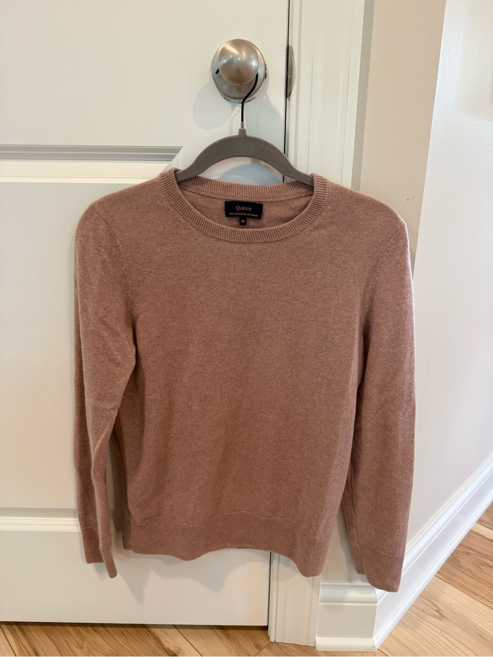 Quince Women's Crewneck Mongolian Cashmere Sweater in Dusty Rose
